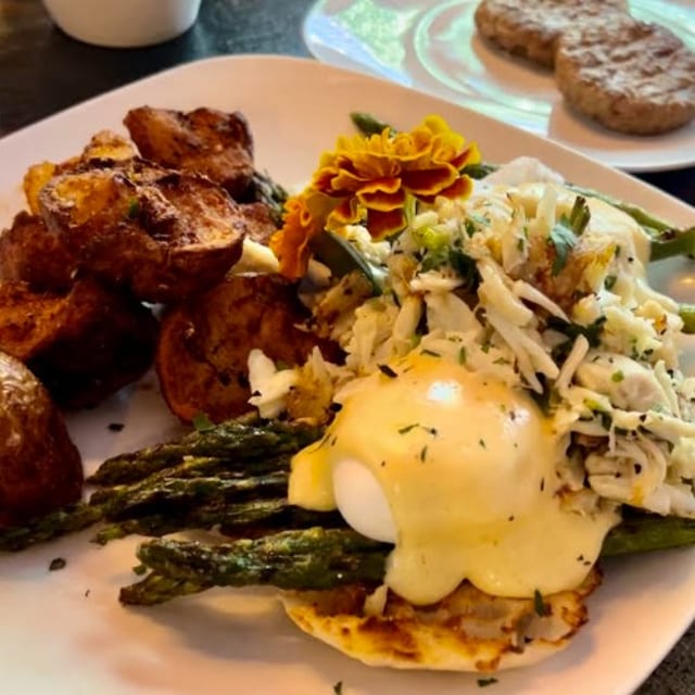 Oscar Eggs Benedict.